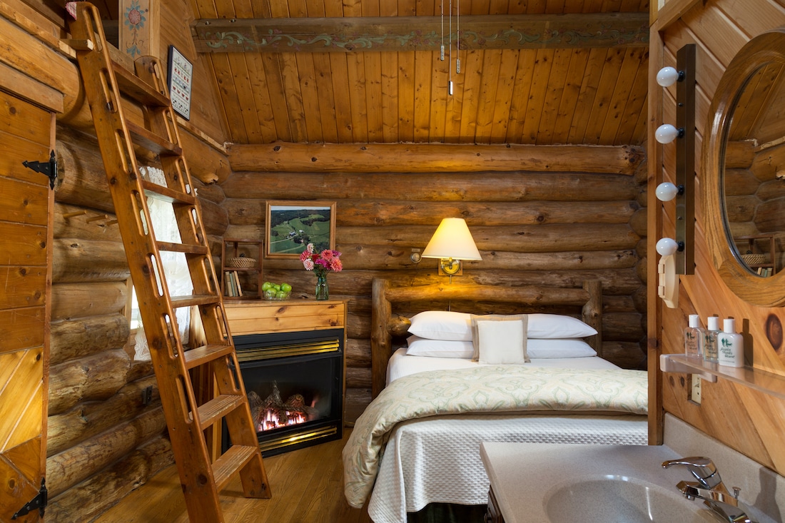 romantic cabins in Wisconsin